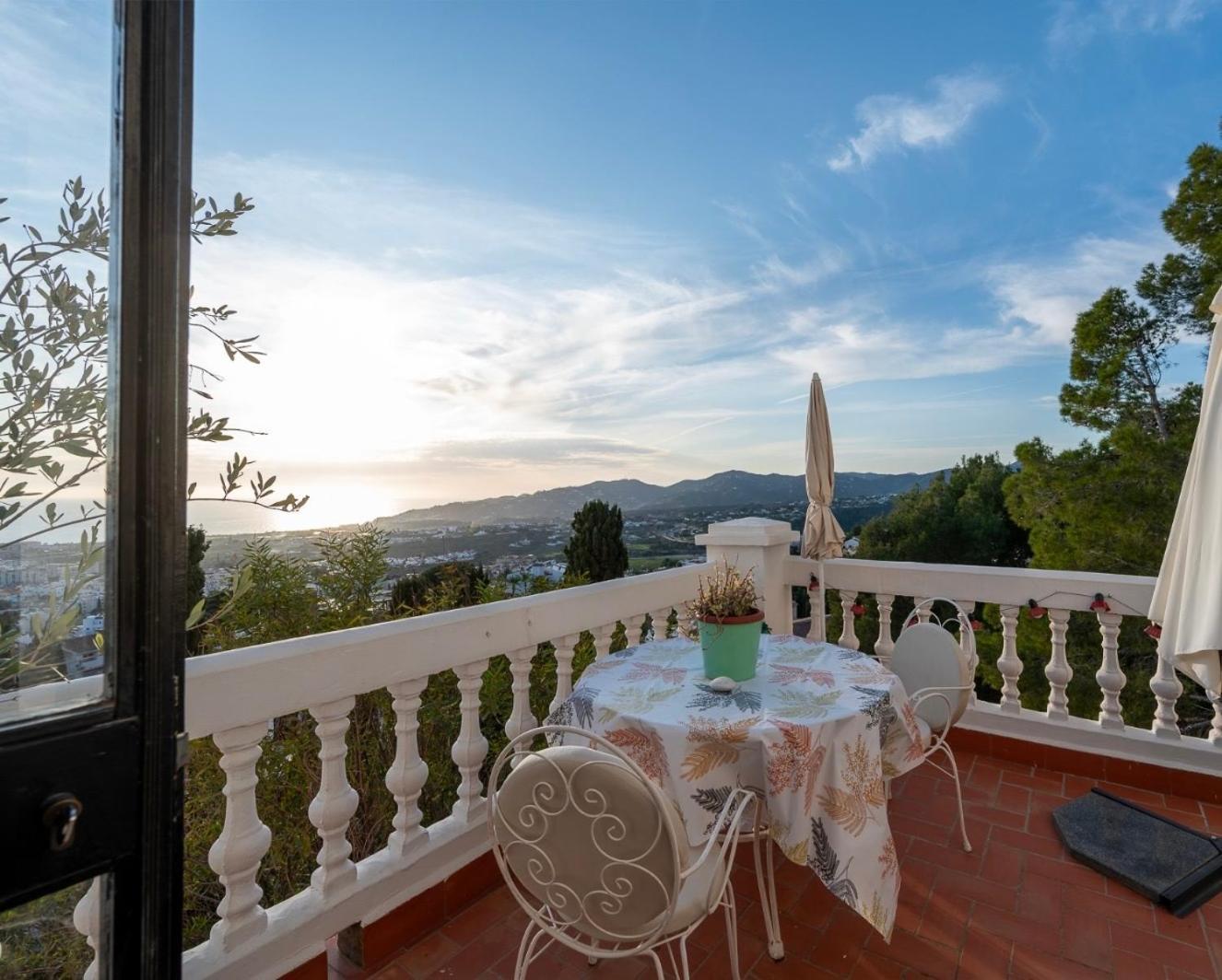 נרחה Precioso Apartamento Mandarinos Con Vistas Al Mar מראה חיצוני תמונה